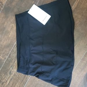 NWT! Lululemon Pace Rival Skirt, size 6 tall.